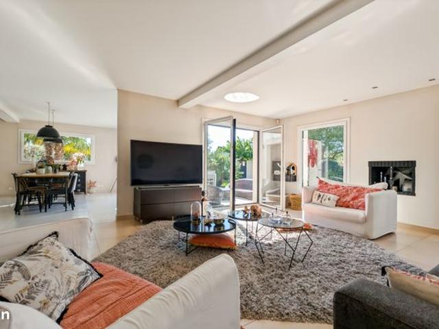 Maison 7 pièces 208 m²