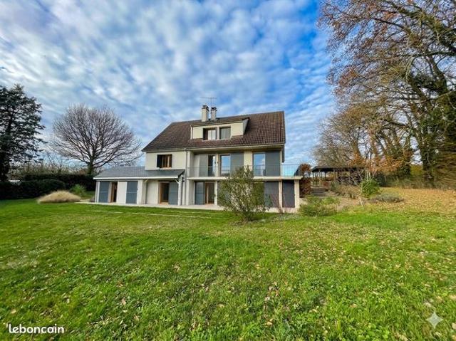 Maison 7 pièces 208 m²