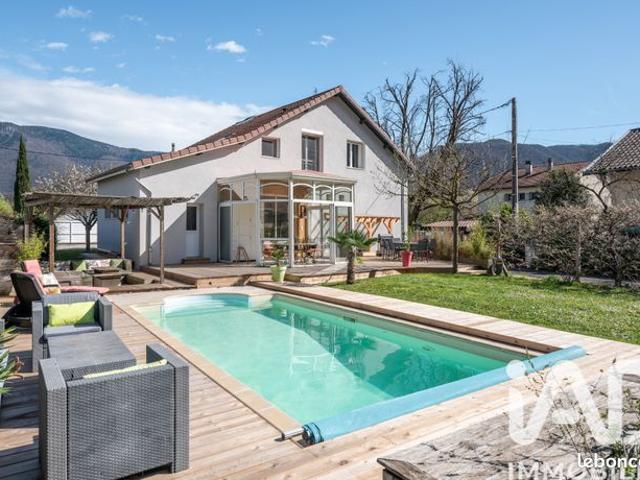 Maison familiale 7 pièces 208 m²