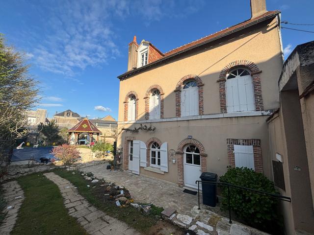 Maison 7 pièces 209 m²