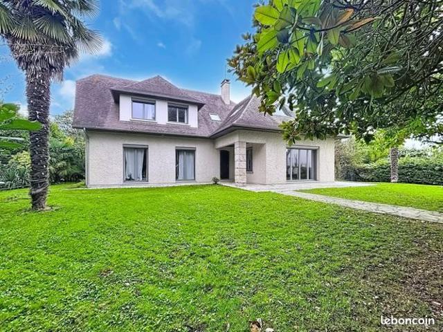 Maison 7 pièces 209 m²