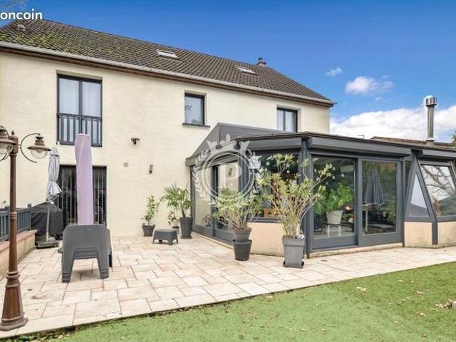 Maison 7 pièces 209 m²