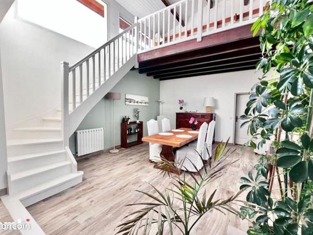 Maison 7 pièces 209 m²