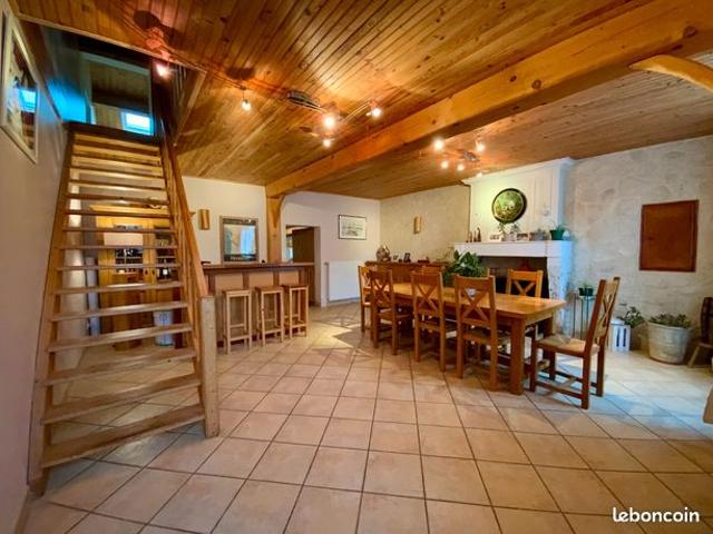 Maison 7 pièces 200 m²