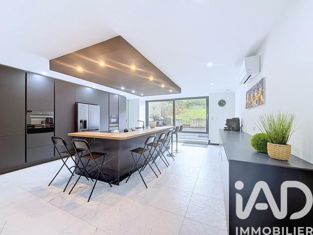 Maison 7 pièces 200 m²
