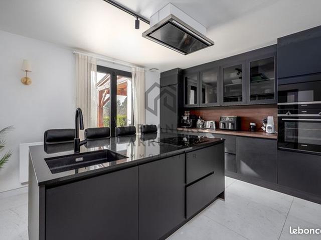 Maison 7 pièces 200 m²