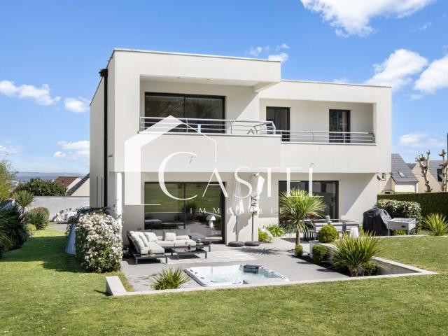 Maison 7 pièces 200 m²