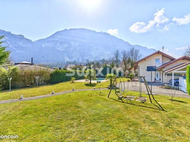 Maison 7 pièces 200 m²