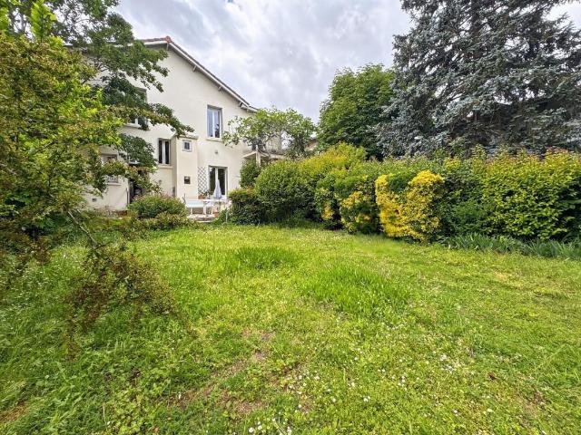 Maison 7 pièces 200 m²