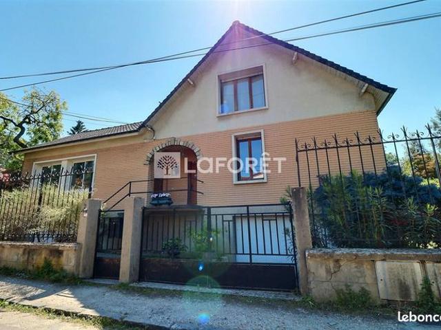Maison 7 pièces 200 m²