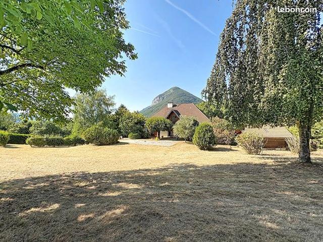 Maison 7 pièces 200 m²