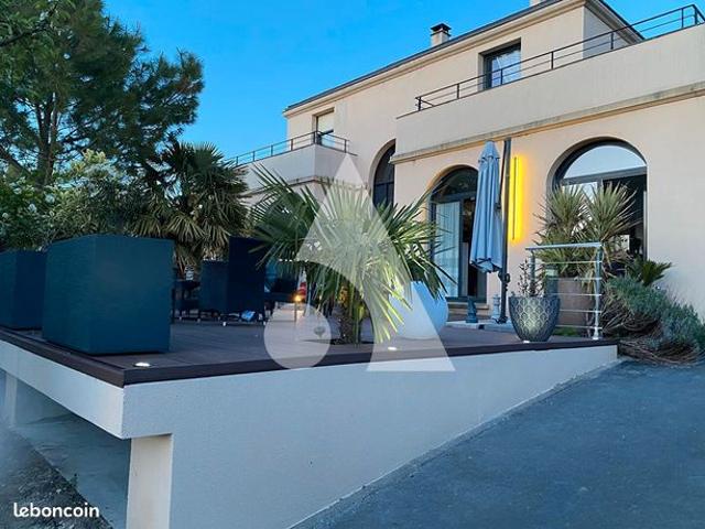 Maison 7 pièces 200 m²