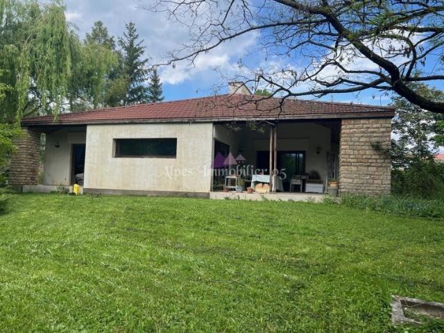 Maison 7 pièces 200 m²