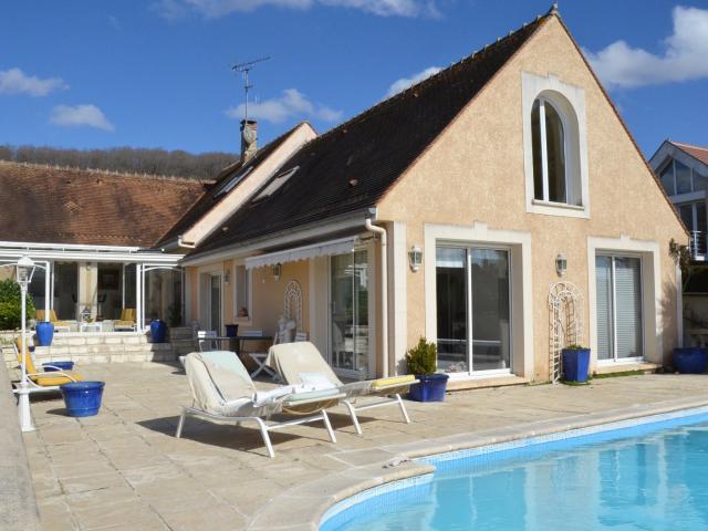 Maison 7 pièces 200 m²