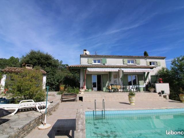 Maison 7 pièces 200 m²