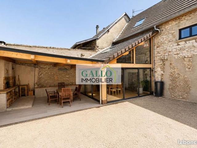 Maison 7 pièces 200 m²