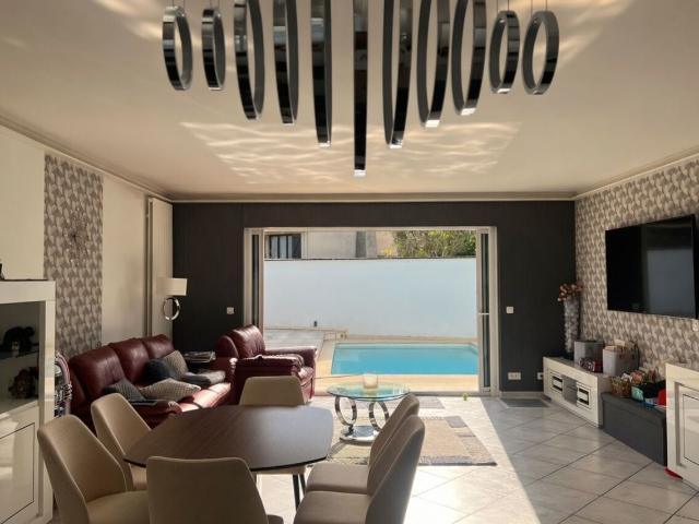 Maison 7 pièces 200 m²