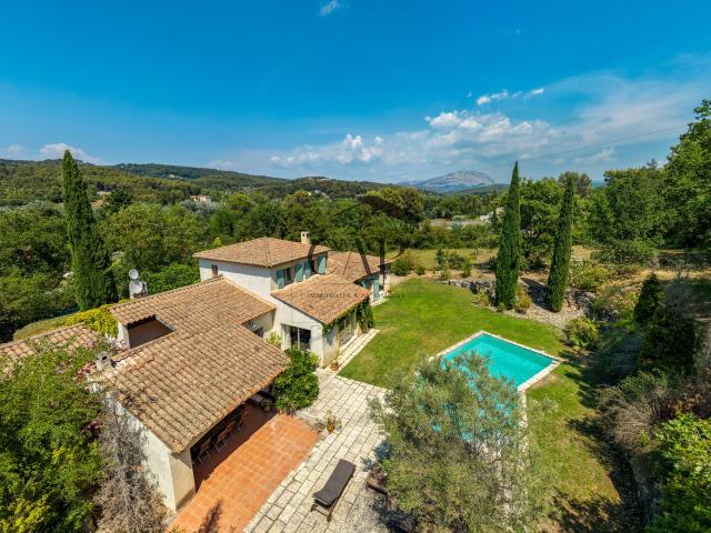 Maison 7 pièces 200 m²