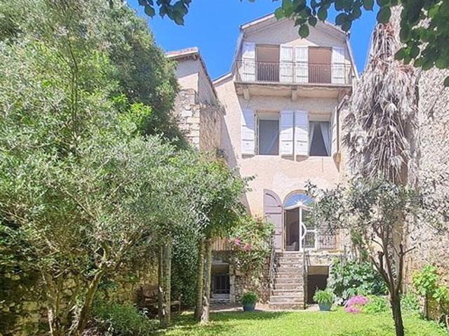 Maison 7 pièces 200 m²