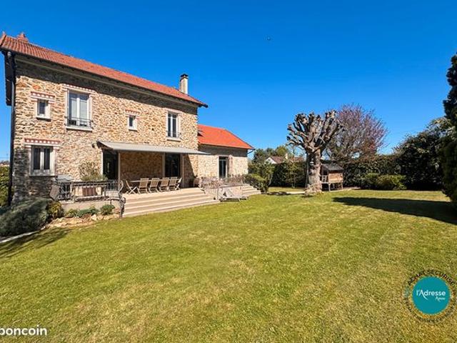 Maison 7 pièces 200 m²