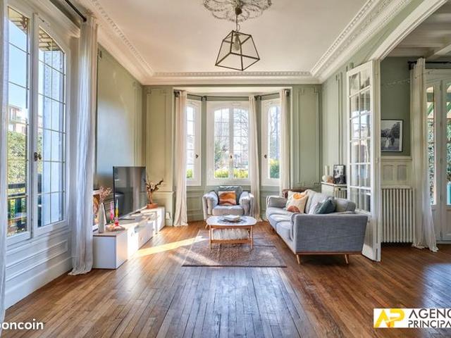 Maison 7 pièces 200 m²