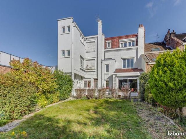 Maison 7 pièces 200 m²