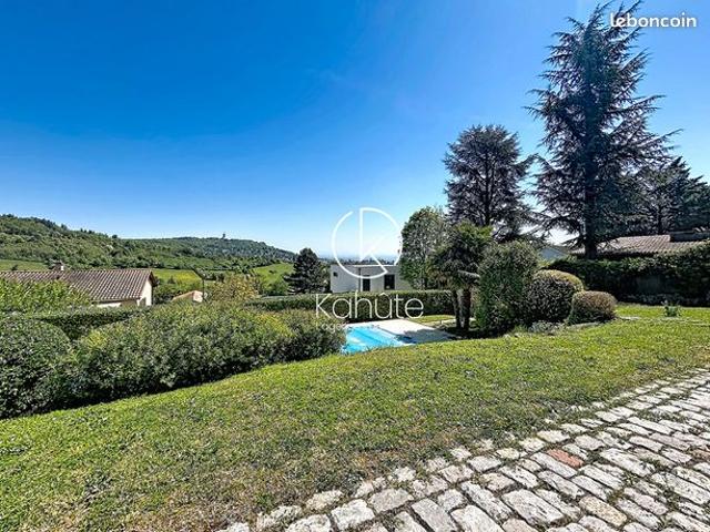 Maison 7 pièces 200 m²