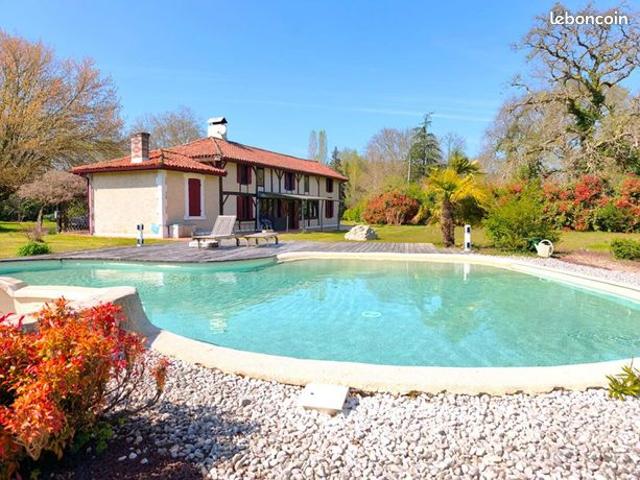 Maison 7 pièces 200 m²