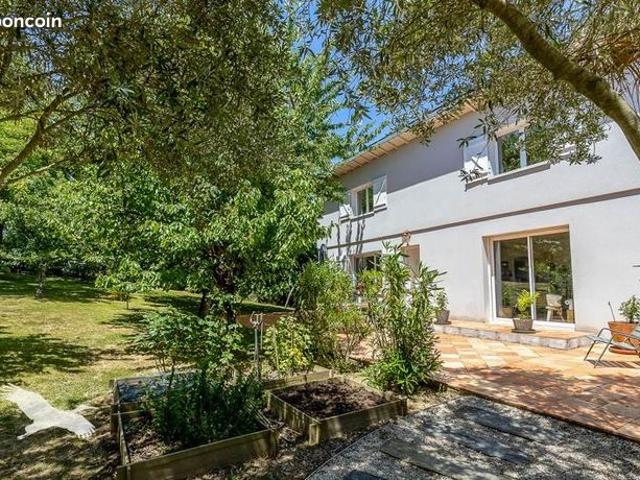 Maison 7 pièces 200 m²
