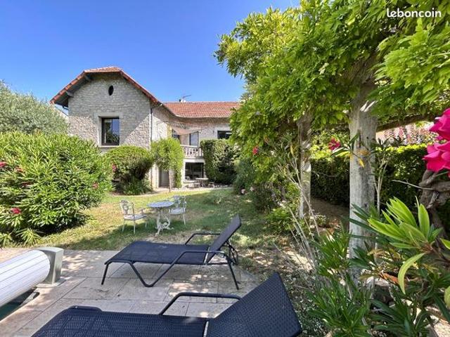 Maison 7 pièces 200 m²