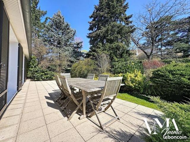 Maison 7 pièces 200 m²