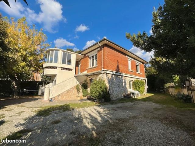 Maison 7 pièces 200 m²