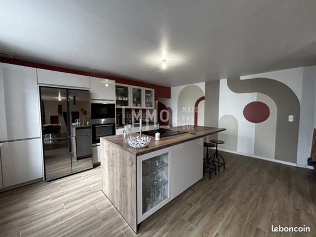 Maison 7 pièces 200 m²
