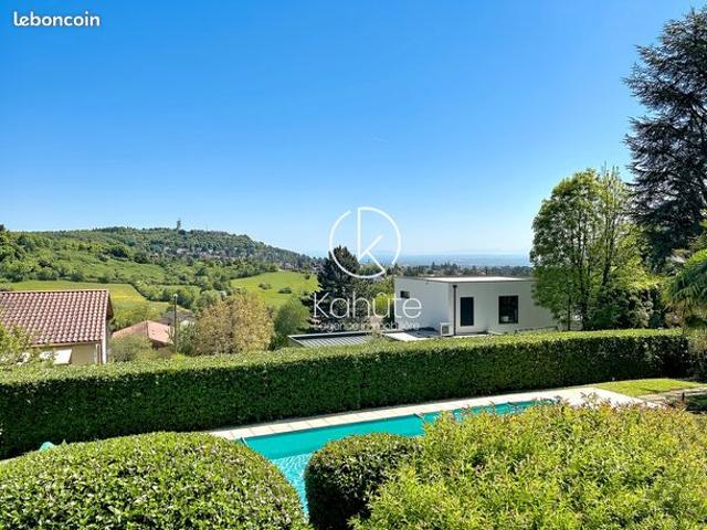 Maison 7 pièces 200 m²
