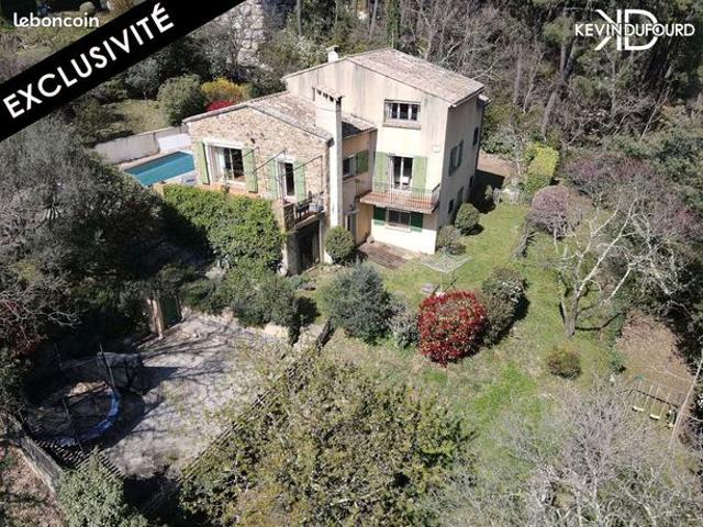 Maison 7 pièces 200 m²