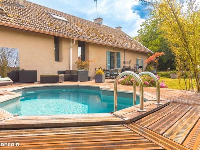 Maison 7 pièces 200 m²