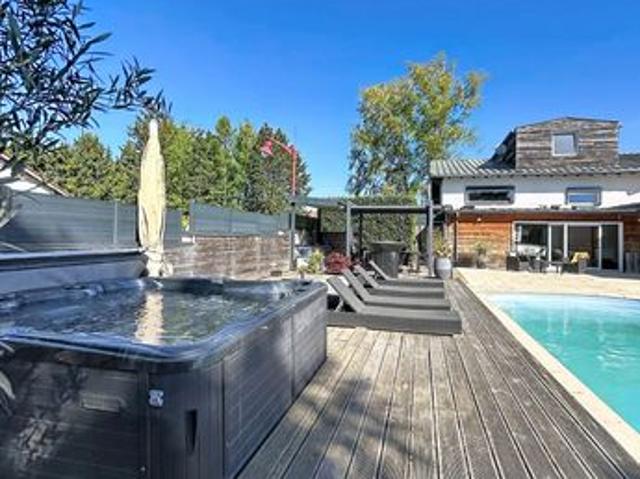 Maison 7 pièces 200 m²
