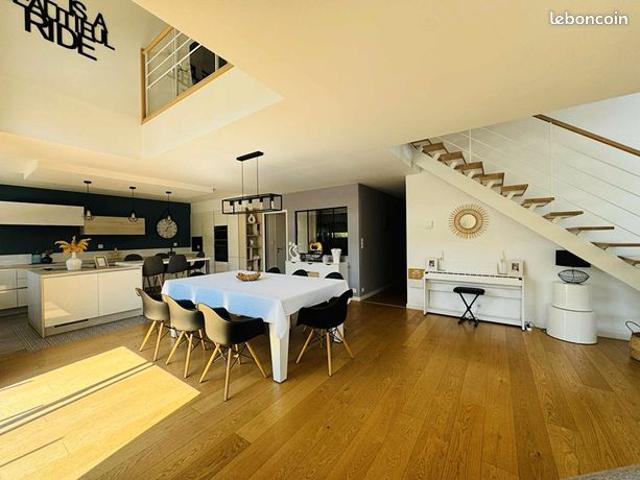 Maison 7 pièces 200 m²