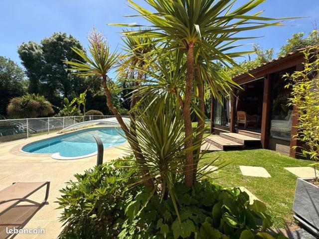 Maison 7 pièces 200 m²