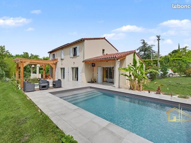 Maison 7 pièces 200 m²