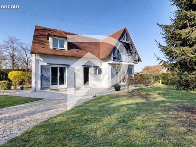 Maison 7 pièces 200 m²