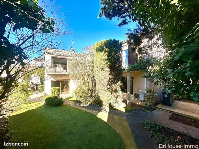 Maison 7 pièces 200 m²