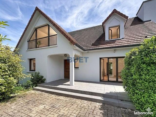 Maison 7 pièces 200 m²