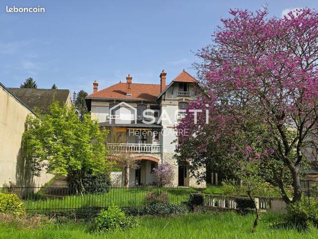 Maison 7 pièces 200 m²
