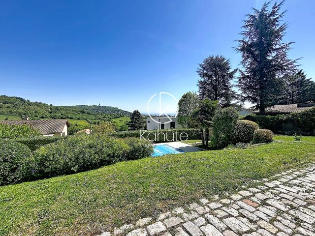 Maison 7 pièces 200 m²