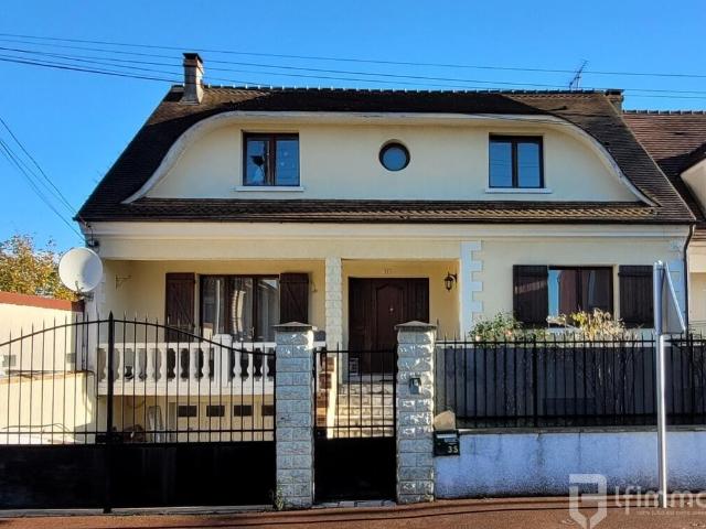 Maison 7 pièces 200m²