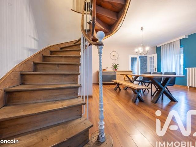 Maison 7 pièces 201 m²