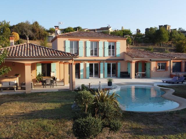 Maison 7 pièces 201 m²