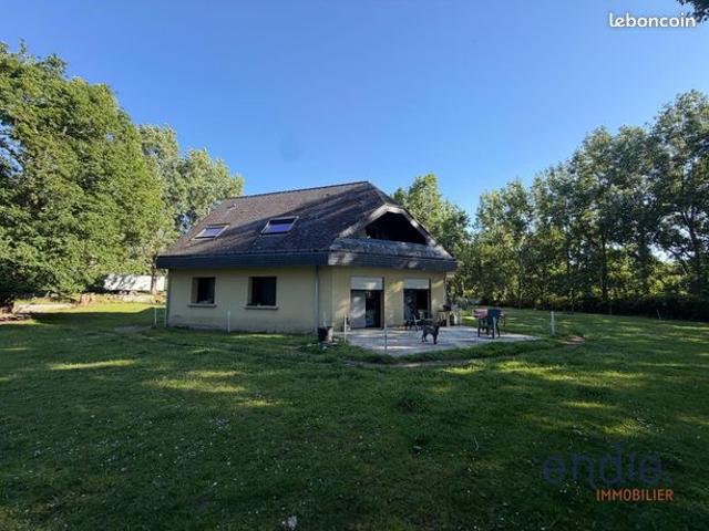 Maison 7 pièces 201 m²