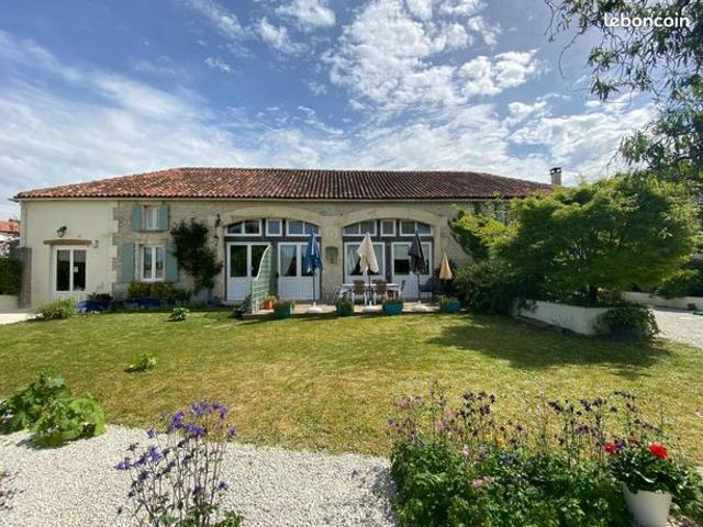 Maison 7 pièces 201 m²